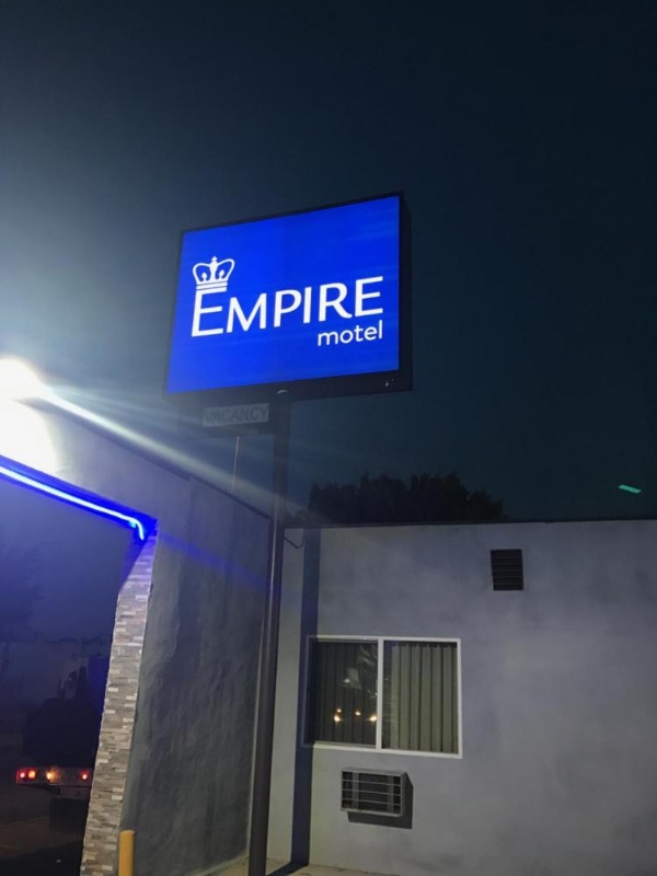 Empire Inn image 15